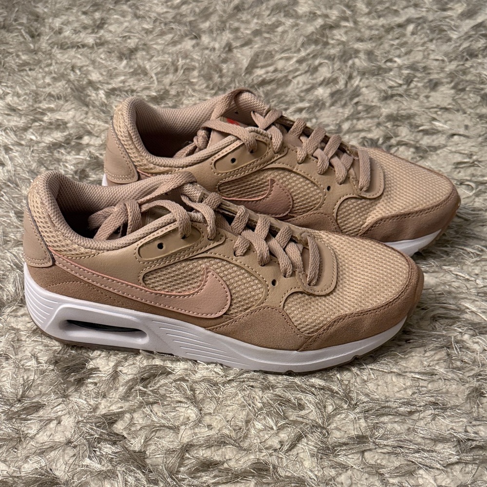 Nike Air Max rose gold size 7. Women’s